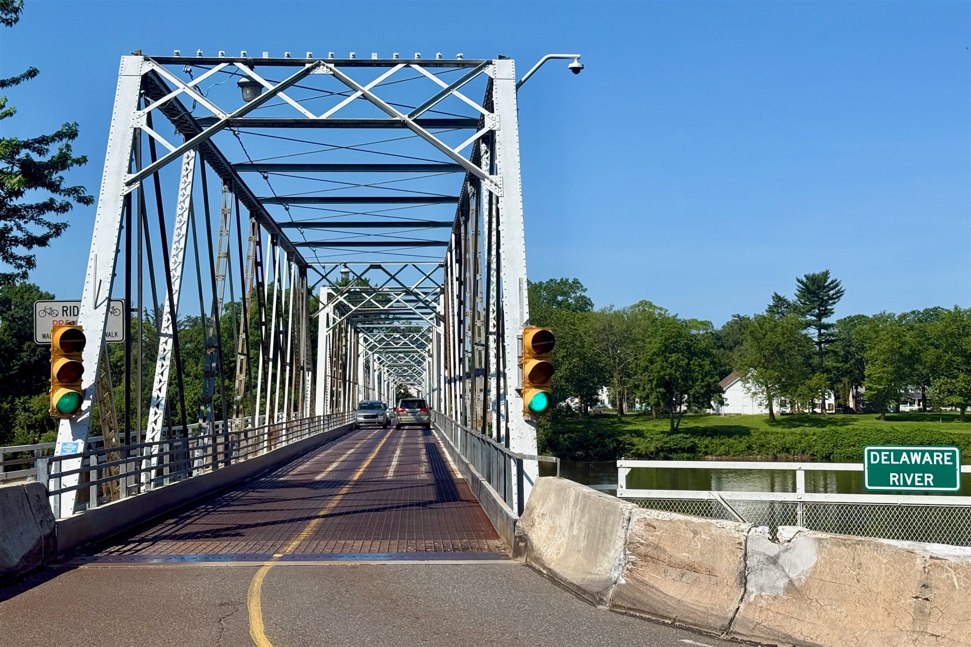 Washington Crossing Bridge looking southwest from NJ